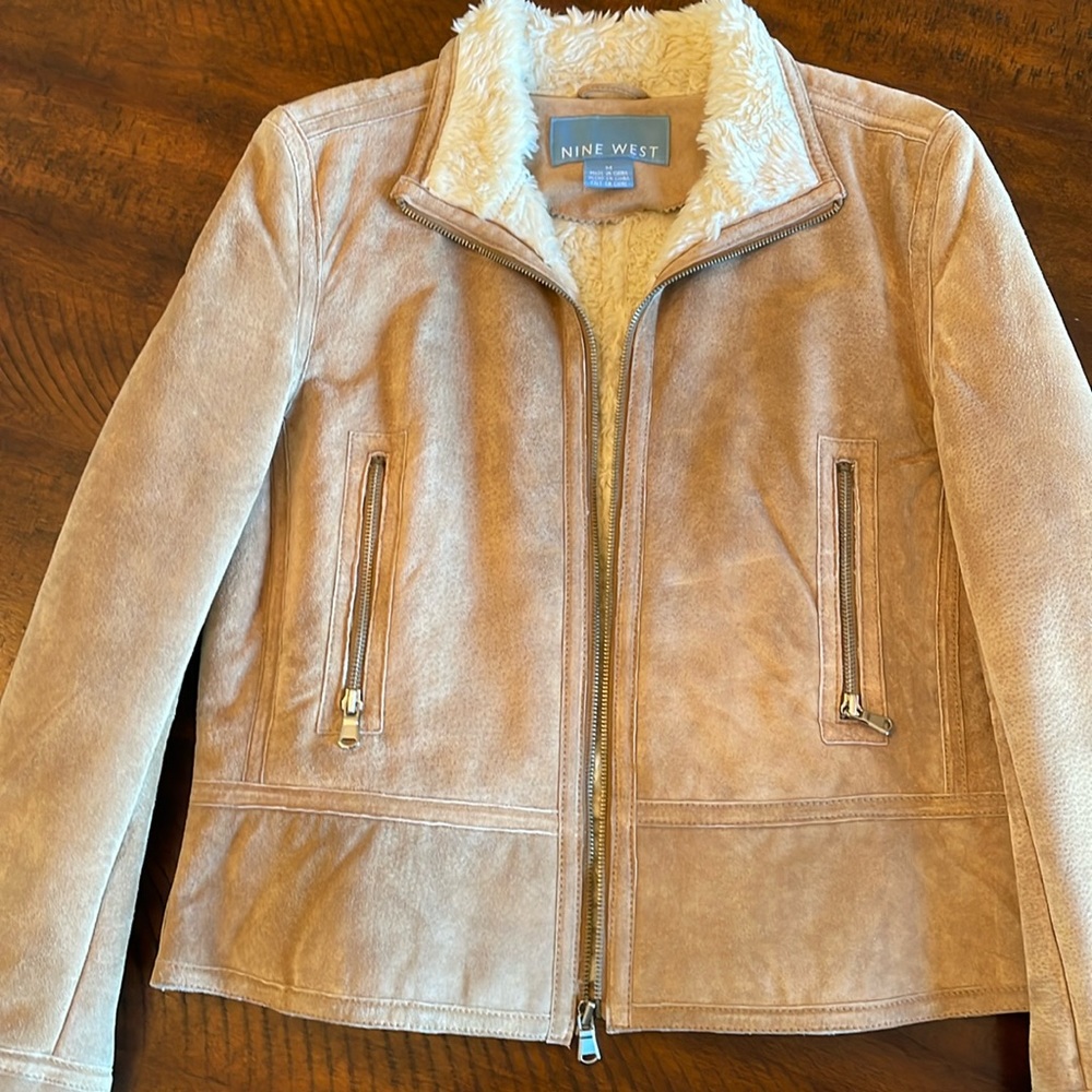 Nine West suede leather jacket in size medium never worn in natural tan